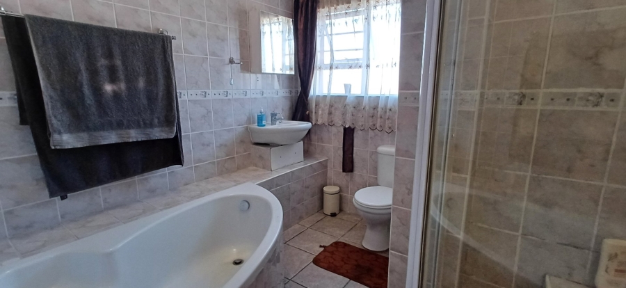 3 Bedroom Property for Sale in Dana Bay Western Cape